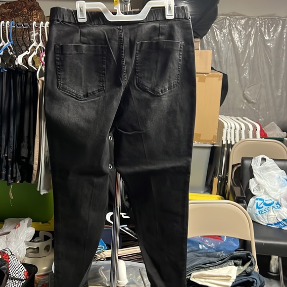 Jeans - Picture 3 of 3